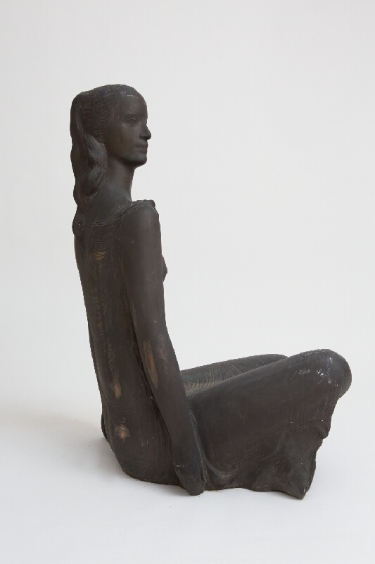 Anna Goliašová-Drobná – Sediaca 