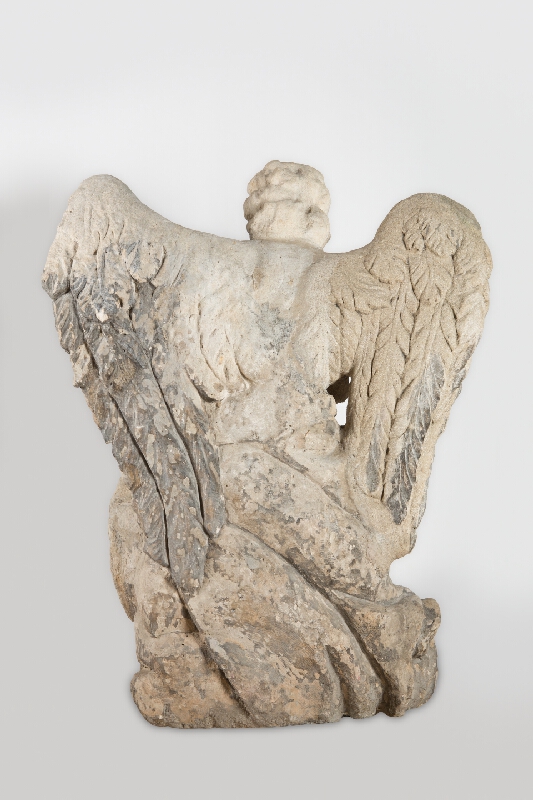 Viedenský sochár z 1. polovice 18. storočia – Kľačiaci anjel - štítonosič I. s kartušou s erbom  