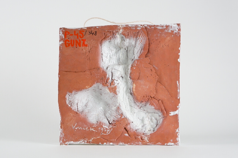 Imrich Vanek – Žena s drapériou 