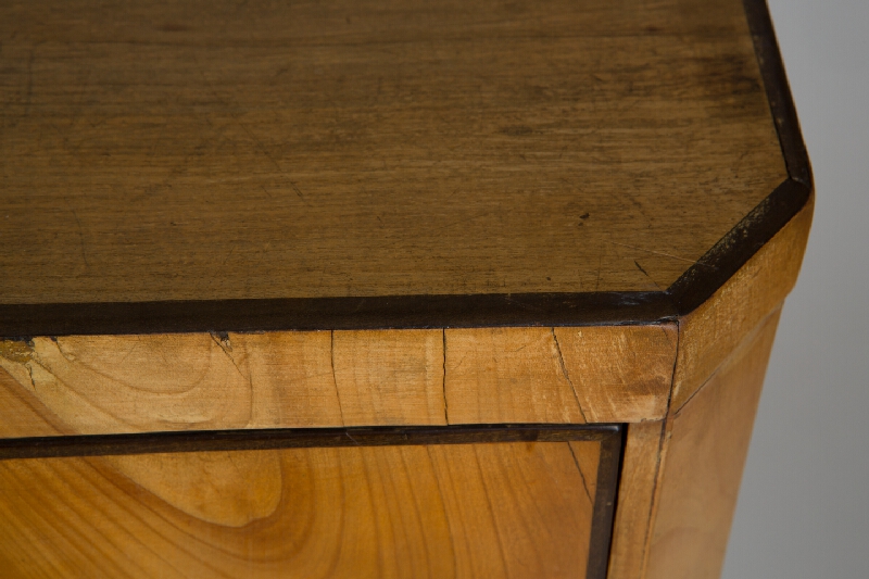 Viedenský majster – Biedermeierová komóda (Šuplíková biedermeierova komoda) 