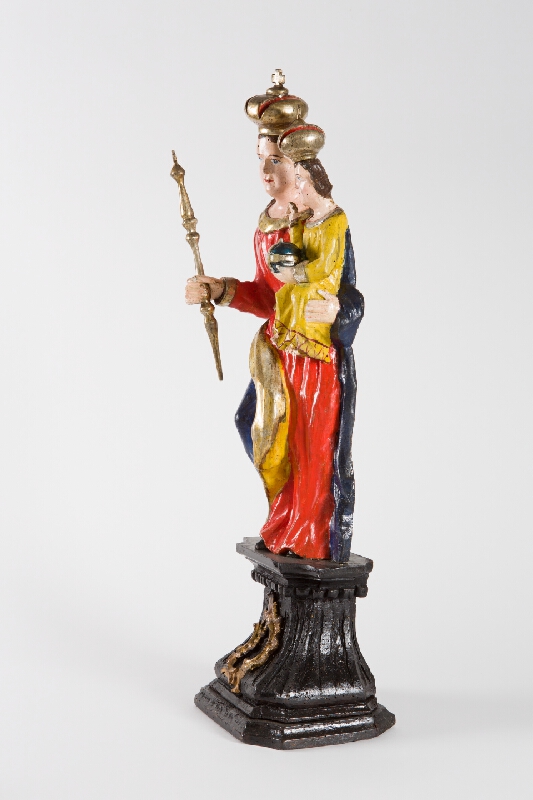 Slovenský ľudový rezbár z 18. storočia – Madona s podstavcom 