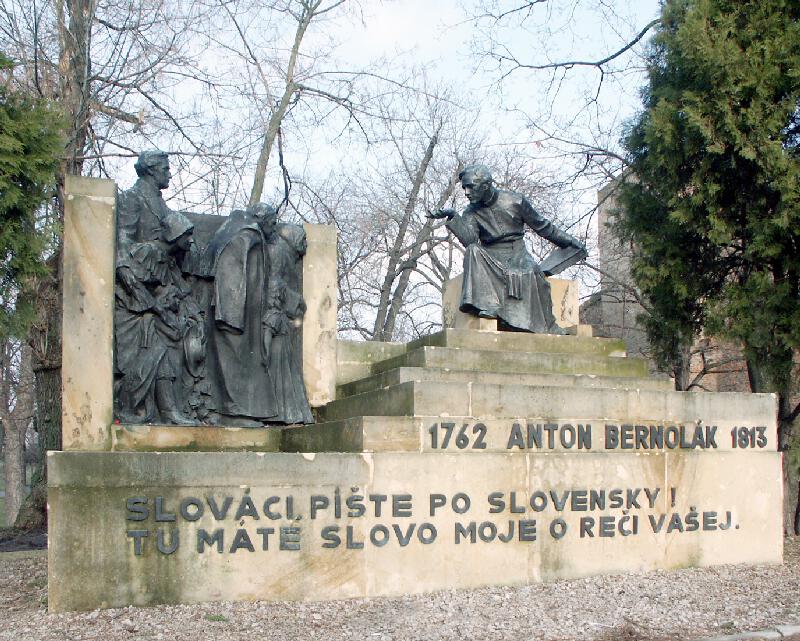 Ján Koniarek – Pomník Antona Bernoláka v Trnave 
