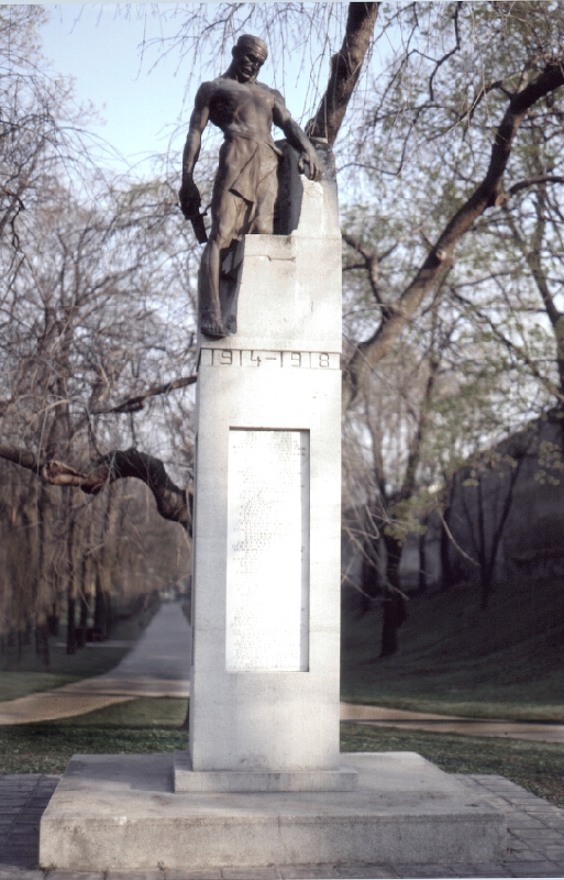 Ján Koniarek – Pomník padlým v 1. svetovej vojne  1914 - 1918 v Trnave 