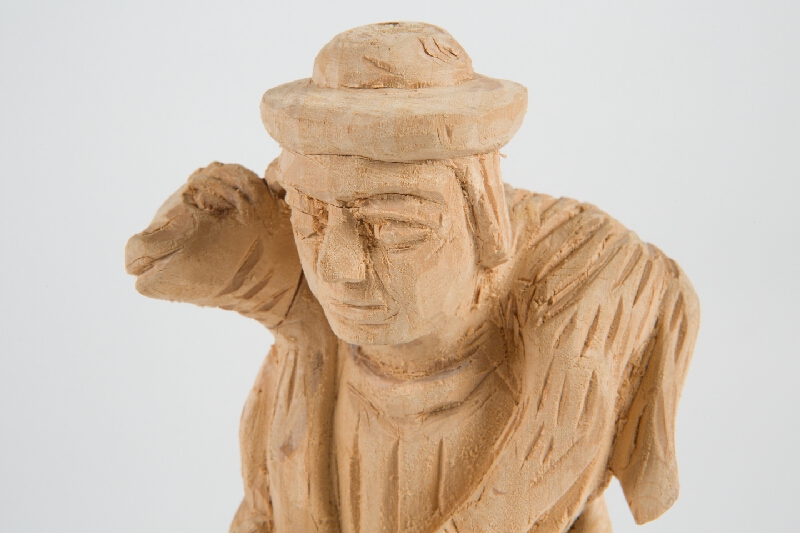 Jozef Medvecký Beňo – Pastier s ovečkou na pleciach 