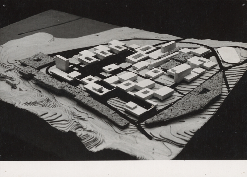 Vladimír Dedeček – Vysokoškolský areál v Mlynskej doline v Bratislave. Model. 