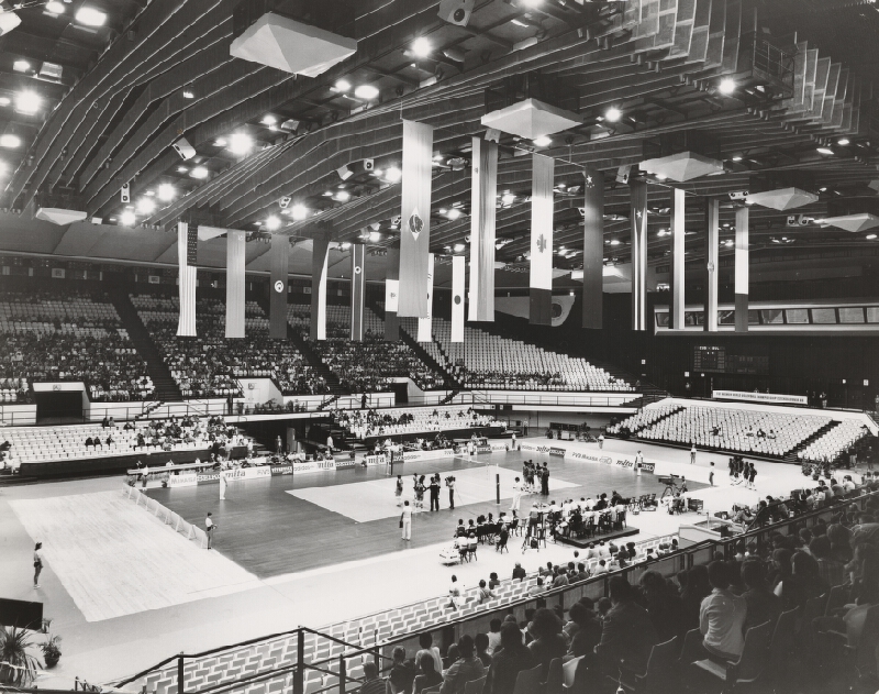 Vladimír Dedeček – Multipurpose sports hall in Ostrava – Vítkovice. View into the interior of the hall during a match 