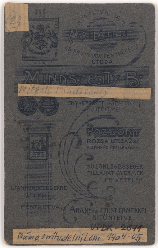 Béla Mindszenty – Dáma s náhrdelníkom 