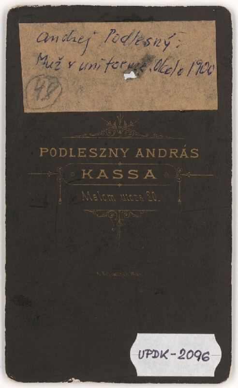 András Podleszny – Muž v uniforme 