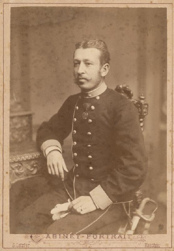 S. Letzter – Muž v uniforme 