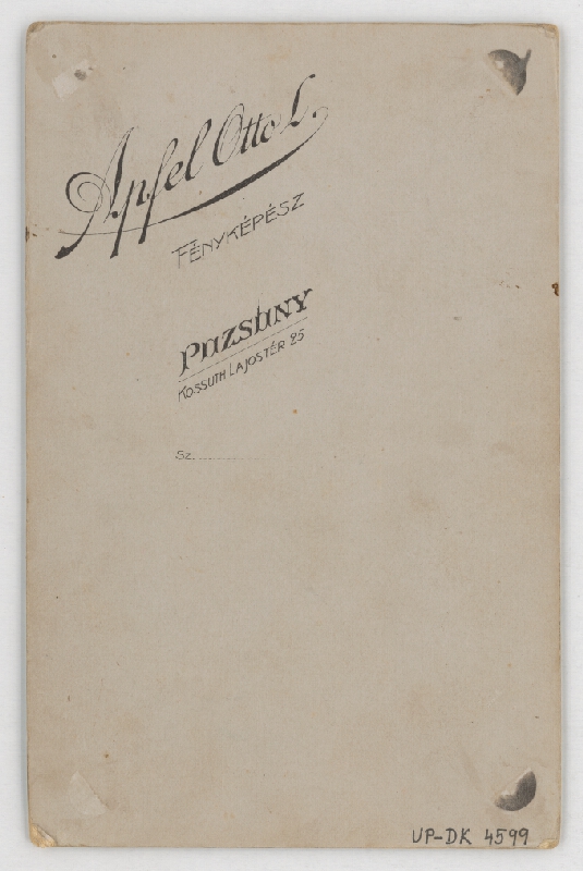 Otto L. Apfel – Portrét stojaceho vojaka 