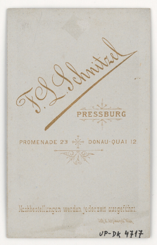 Franz L. Schnitzel – Portrét muža v kabáte 