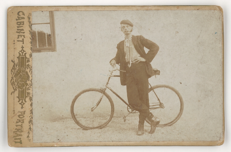 Neznámy autor – Portrét muža s bicyklom 