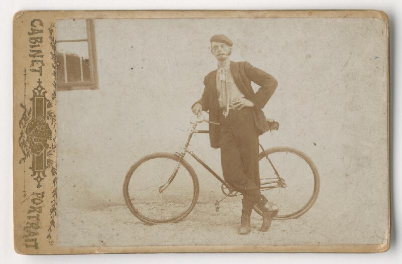 Neznámy autor – Portrét muža s bicyklom 