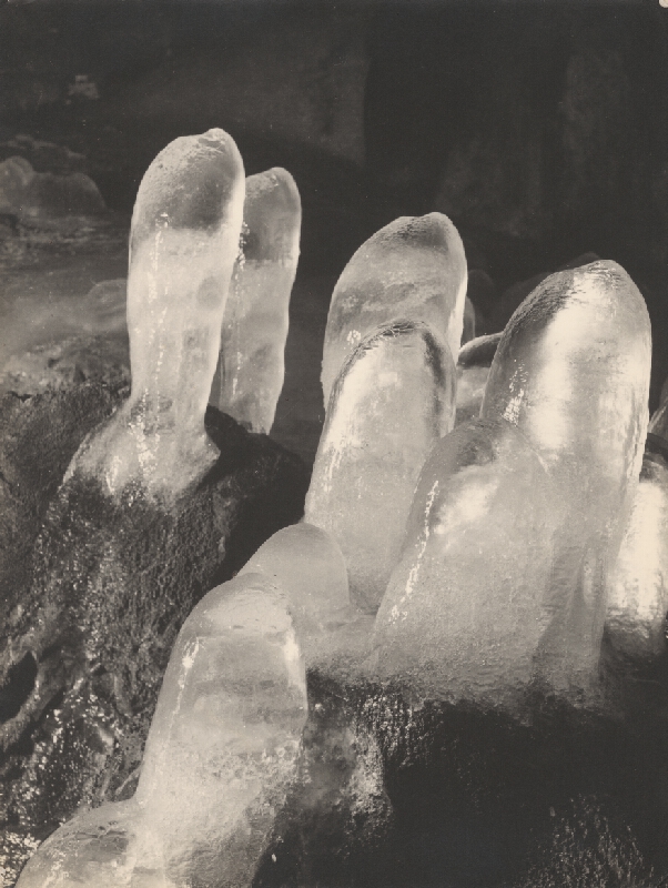 Ján Halaša – Demänovská ľadová jaskyňa. Ľadové vázy 