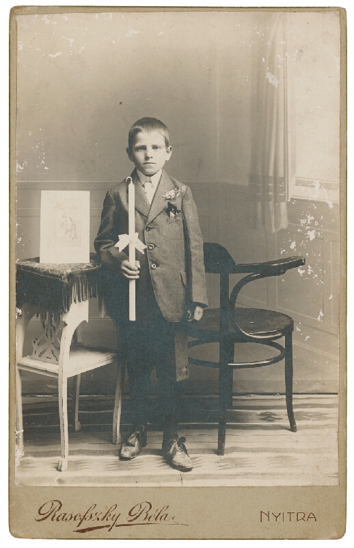 Béla Rasofszky – Portrét chlapca pri sv. prijímaní (Kantór Lacika) 