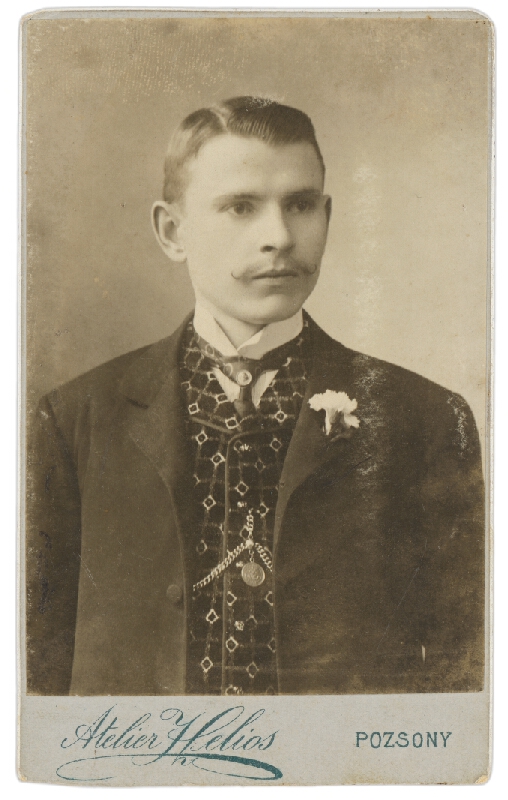 Ateliér Helios (Bratislava) – Portrét muža 