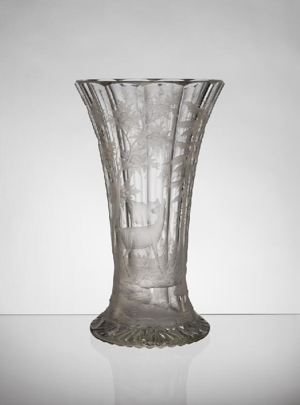 Český autor z 19. storočia – Váza sklenená leptaná 