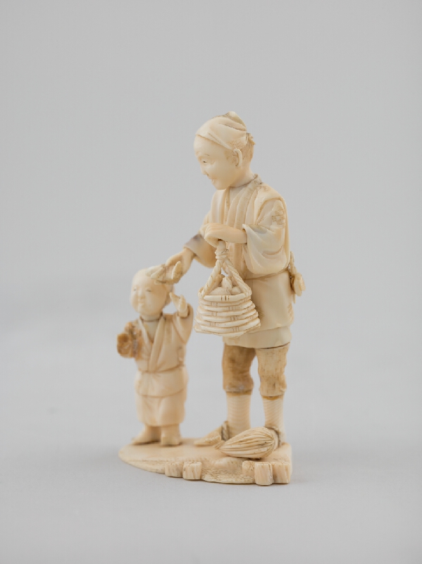 Japonský autor – Okimono - Rybár s chlapcom 