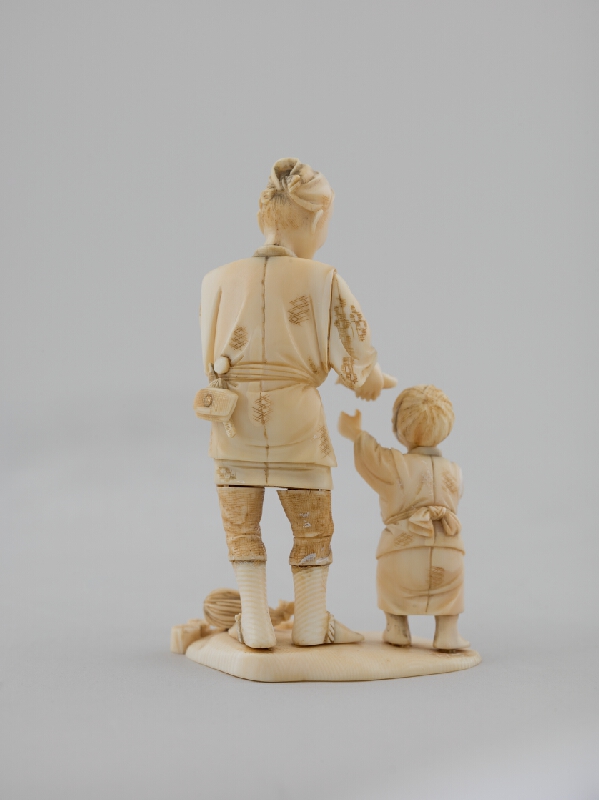 Japonský autor – Okimono - Rybár s chlapcom 