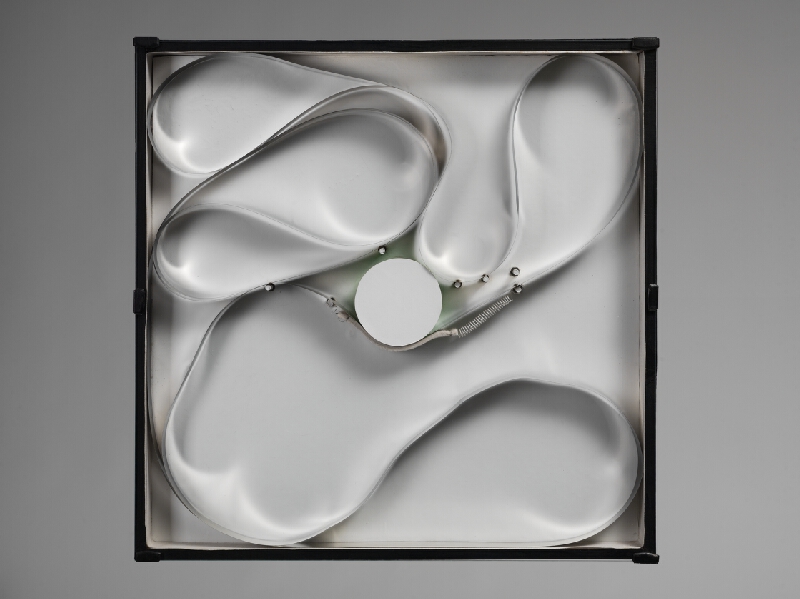 Gianni Colombo – Fluidná štruktúra / Strutturazione fluida 