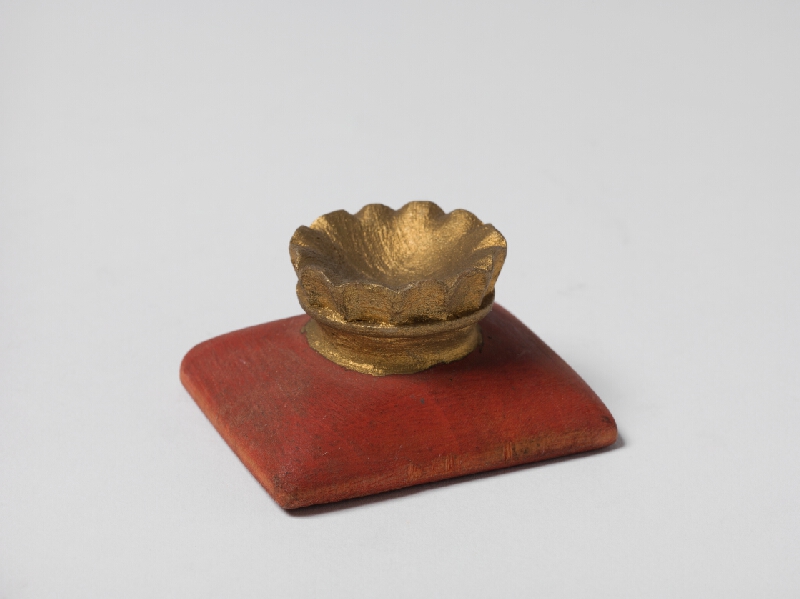 Karol Hraško – Kráľ. Koruna na poduške 