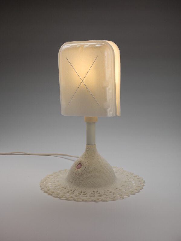 Sylvia Jokelová – Nočná lampa z kolekcie Dizajn od sporáka 