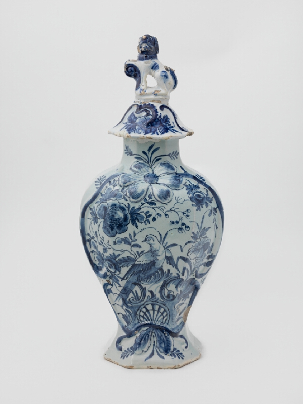 Hugo Brouwer – Dóza s modrým ornamentom 