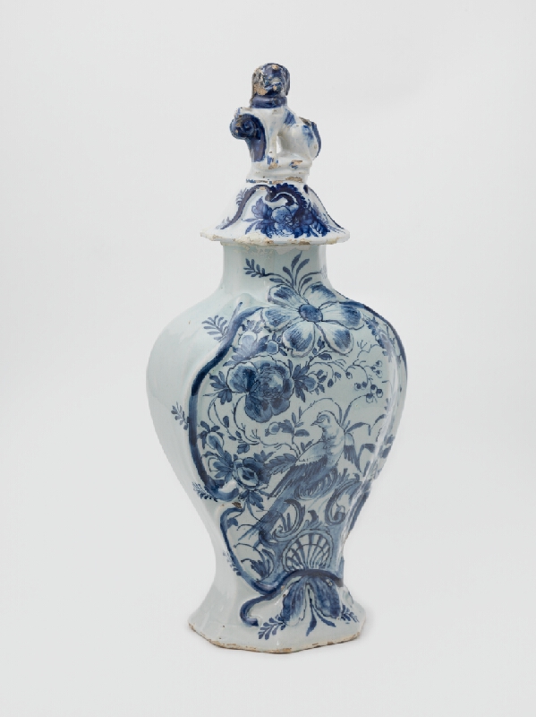 Hugo Brouwer – Dóza s modrým ornamentom 