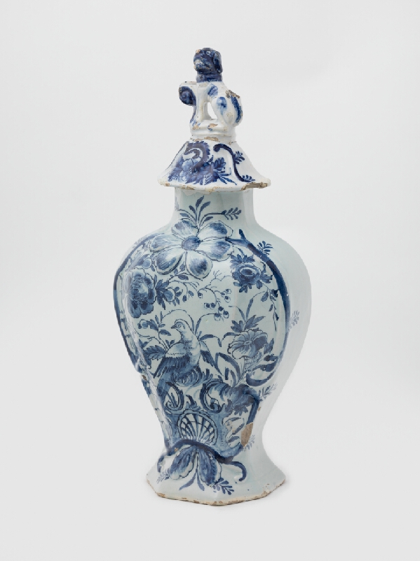 Hugo Brouwer – Dóza s modrým ornamentom 