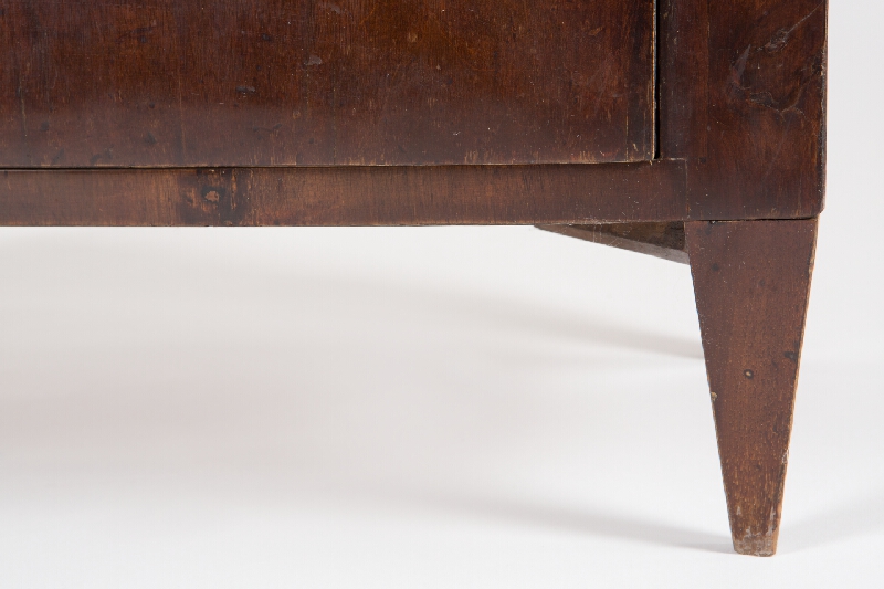 Slovenský remeselník z 19. storočia – Prádelník so 7 zásuvkami 