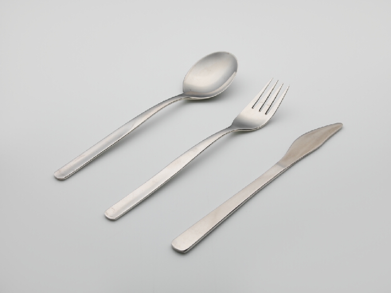 Ján Čalovka – Príbor s prelisovaným držadlom 