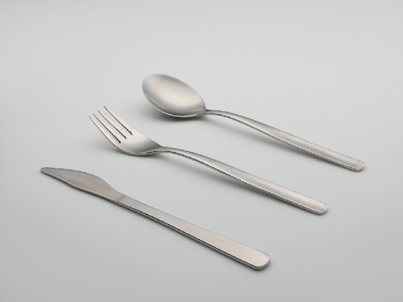 Ján Čalovka – Príbor s prelisovaným držadlom 