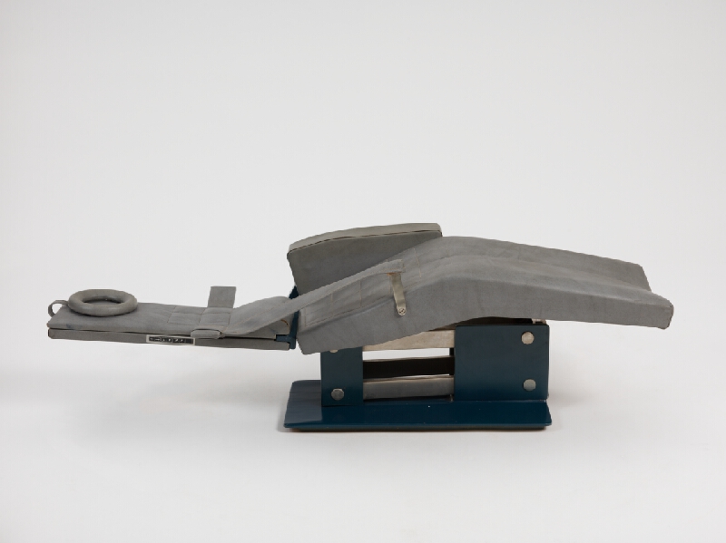 Jarolím Vavro – Stomatologické kreslo ZOK-9 