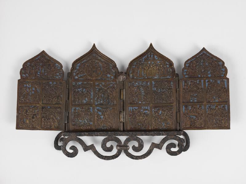 Ruský majster kovolejár z 18. storočia – Štvorsegmentový domáci oltárik s výjavmi Starého a Nového zákona 