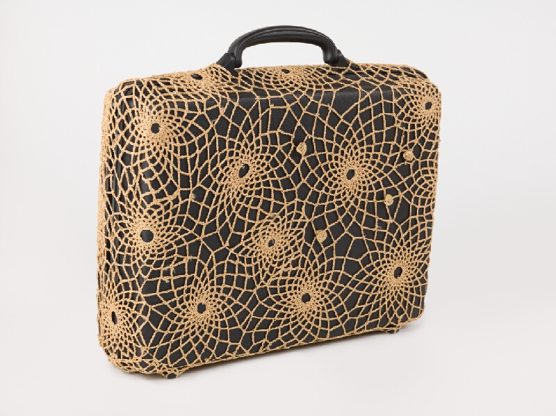 Anetta Mona Chisa, Lucia Tkáčová – His Briefcase 