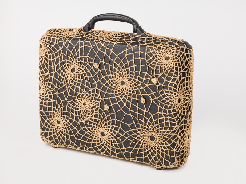 Anetta Mona Chisa, Lucia Tkáčová – His Briefcase 