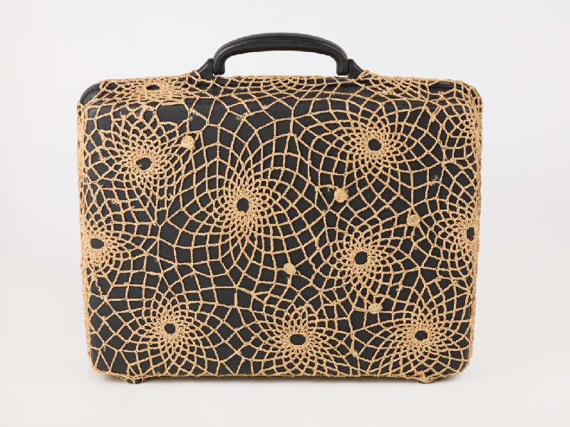 Anetta Mona Chisa, Lucia Tkáčová – His Briefcase 
