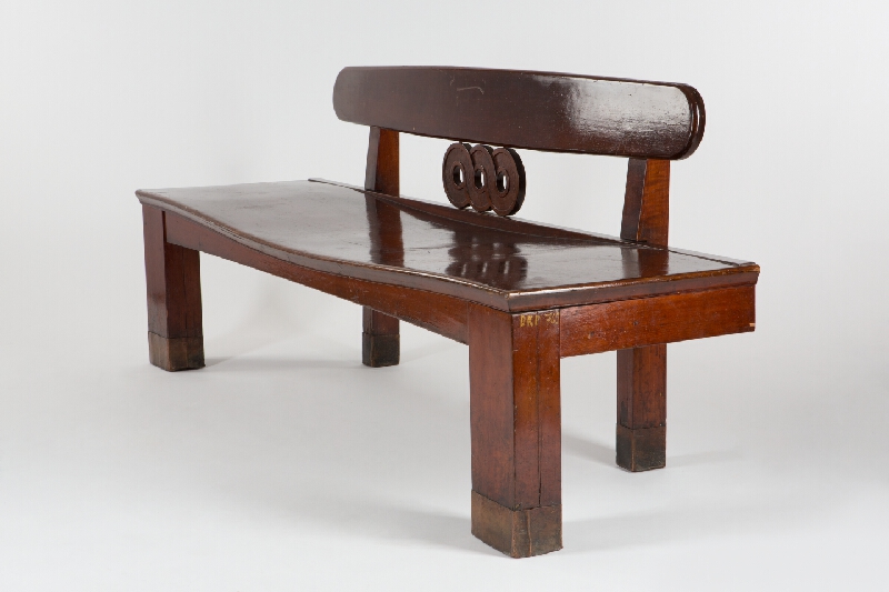 Emil Belluš – Lavica z Okresného úradu, Piešťany 