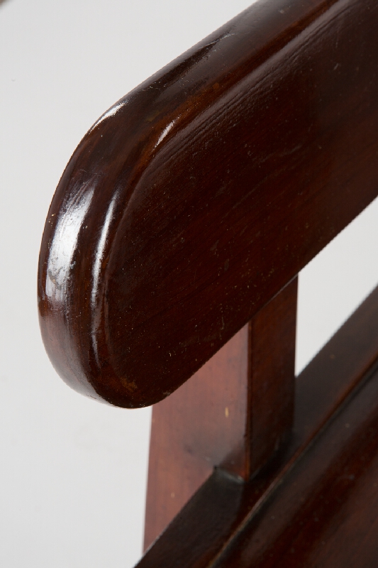 Emil Belluš – Lavica z Okresného úradu, Piešťany 