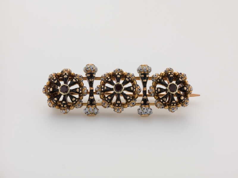 Stredoeurópsky zlatník z 19. storočia – Brošňa s morčičom 