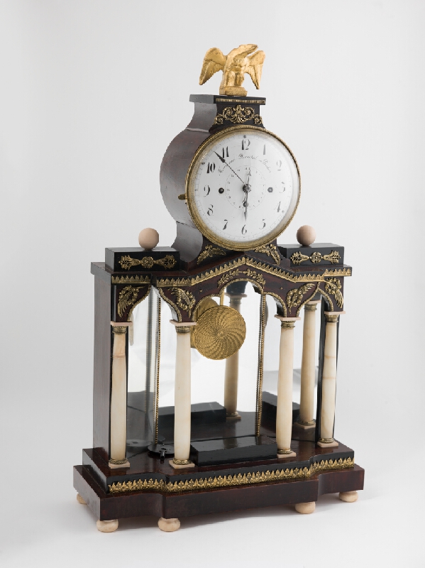 Stredoeurópsky hodinár z 2. polovice 18. storočia – Stolové stĺpikové hodiny empírové 