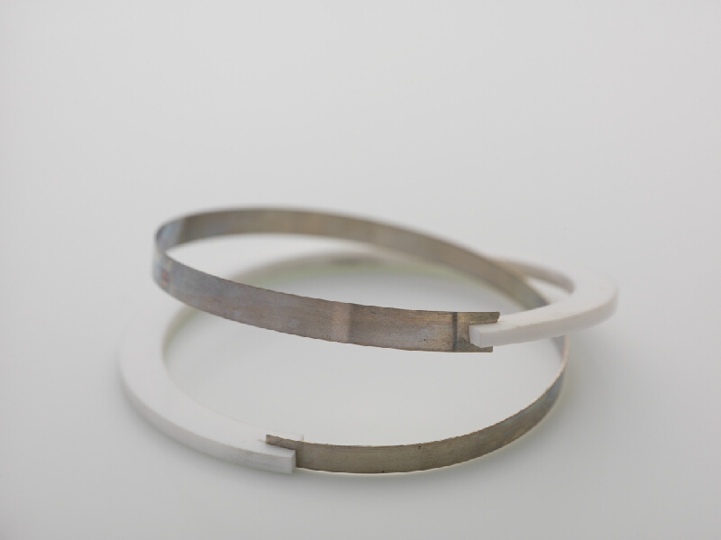 Oleg Fintora – Náramok 