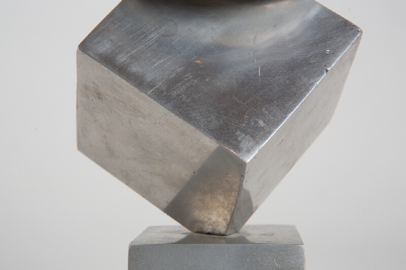 Mária Bartuszová – Štvordielna plastika - Tvrdá hrana 