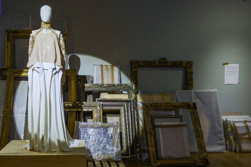 Andrea Chrastinová Pojezdálová, Mariana Berecová – Večerné šaty 