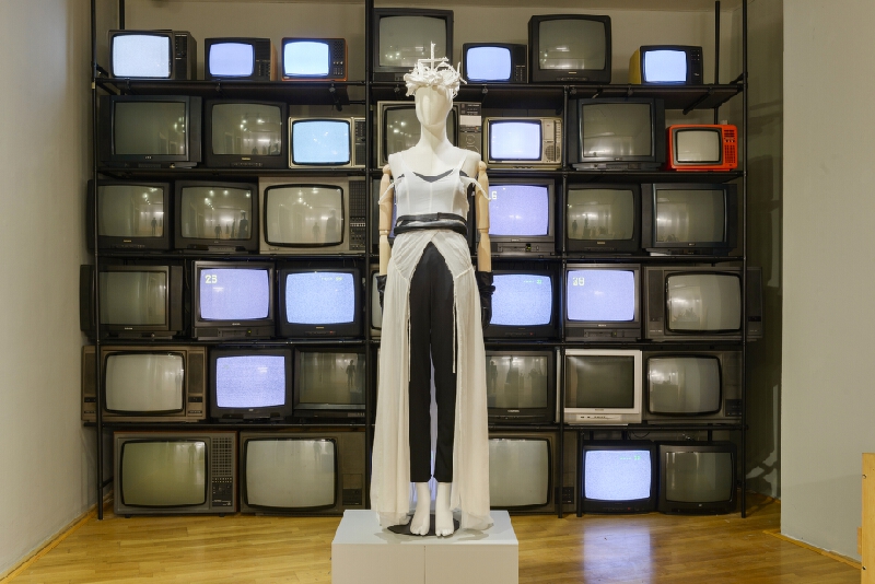 Maja Božović Bažik – Balance. Večerný komplet 