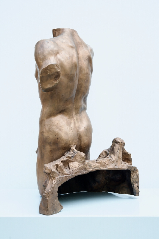 Ján Koniarek – Alegória lodnej dopravy (torzo) 